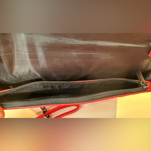 Kendall & Kylie Red Glossy Crossbody Bag - Picture 8 of 13